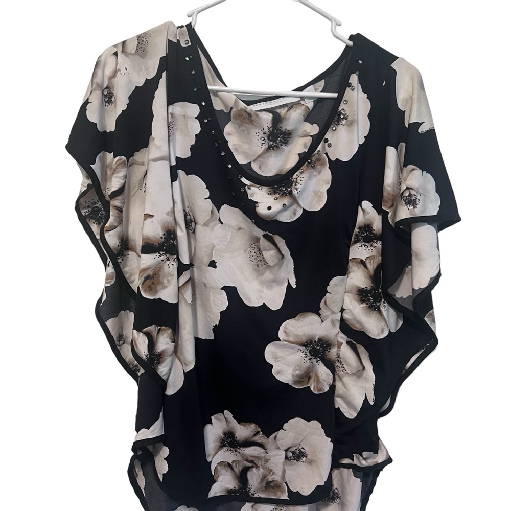 New York and company flowey flower dress shirt